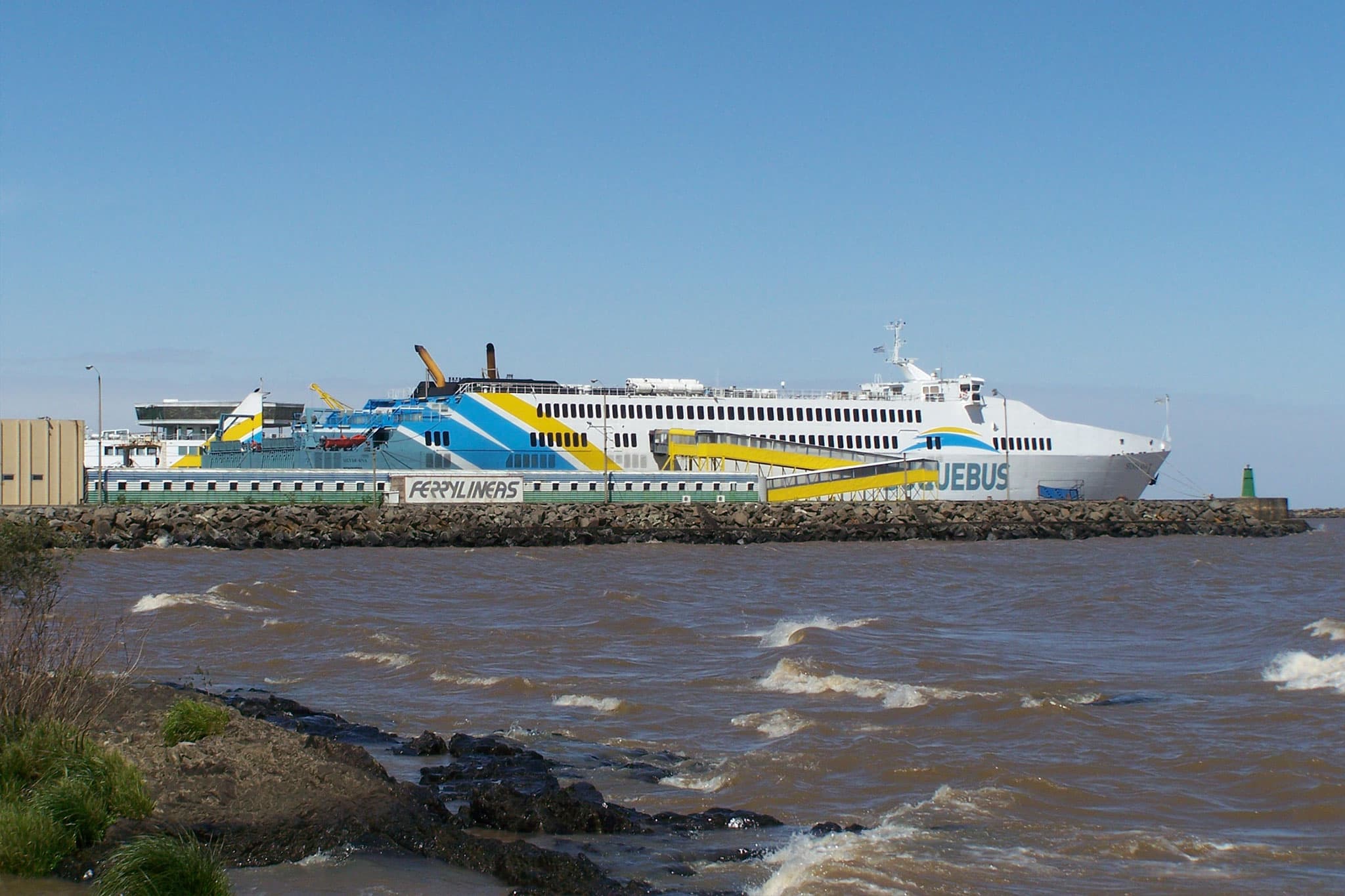 Buquebus_Ferry