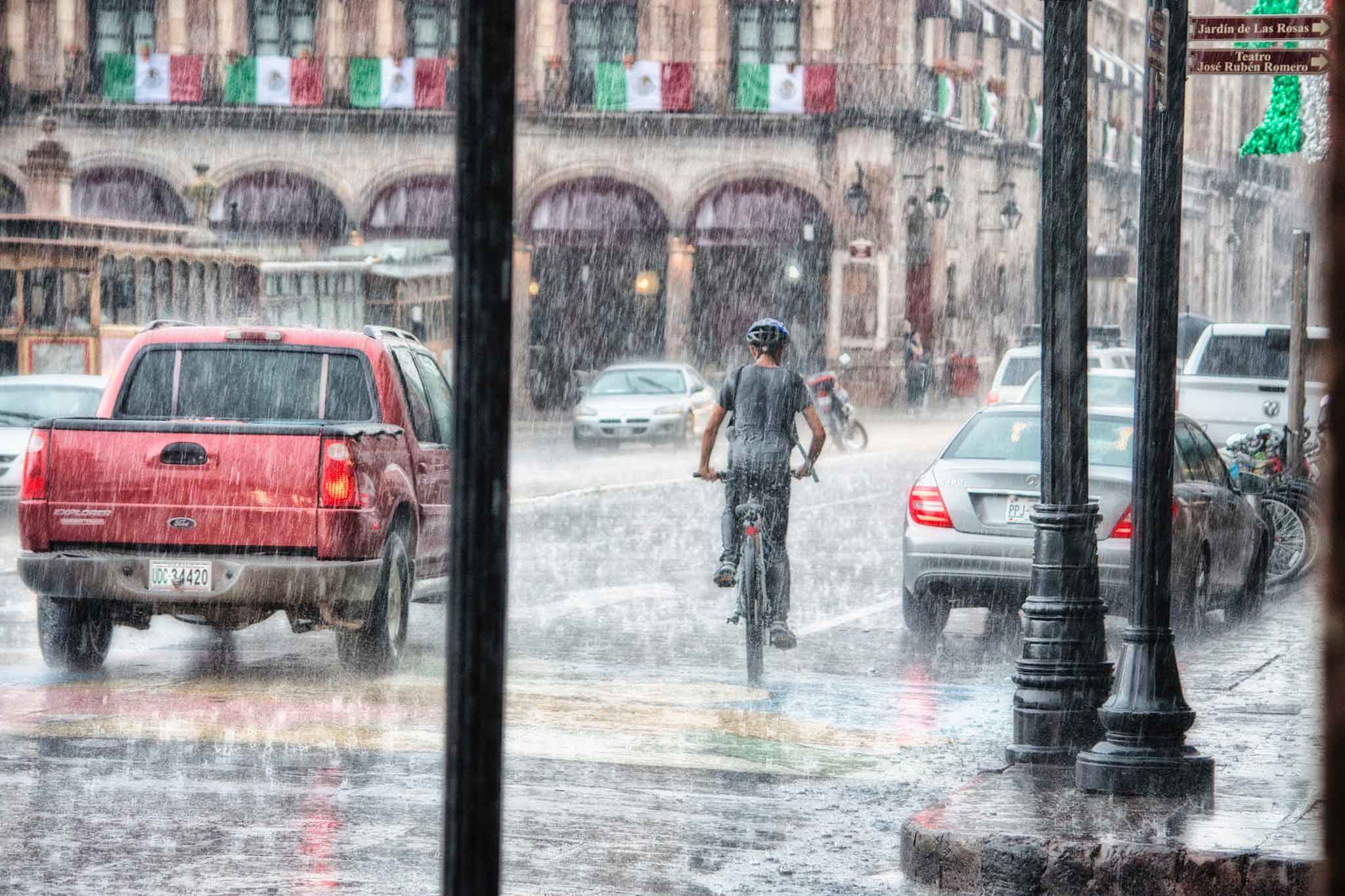 ViajologoExisto_Chuva
